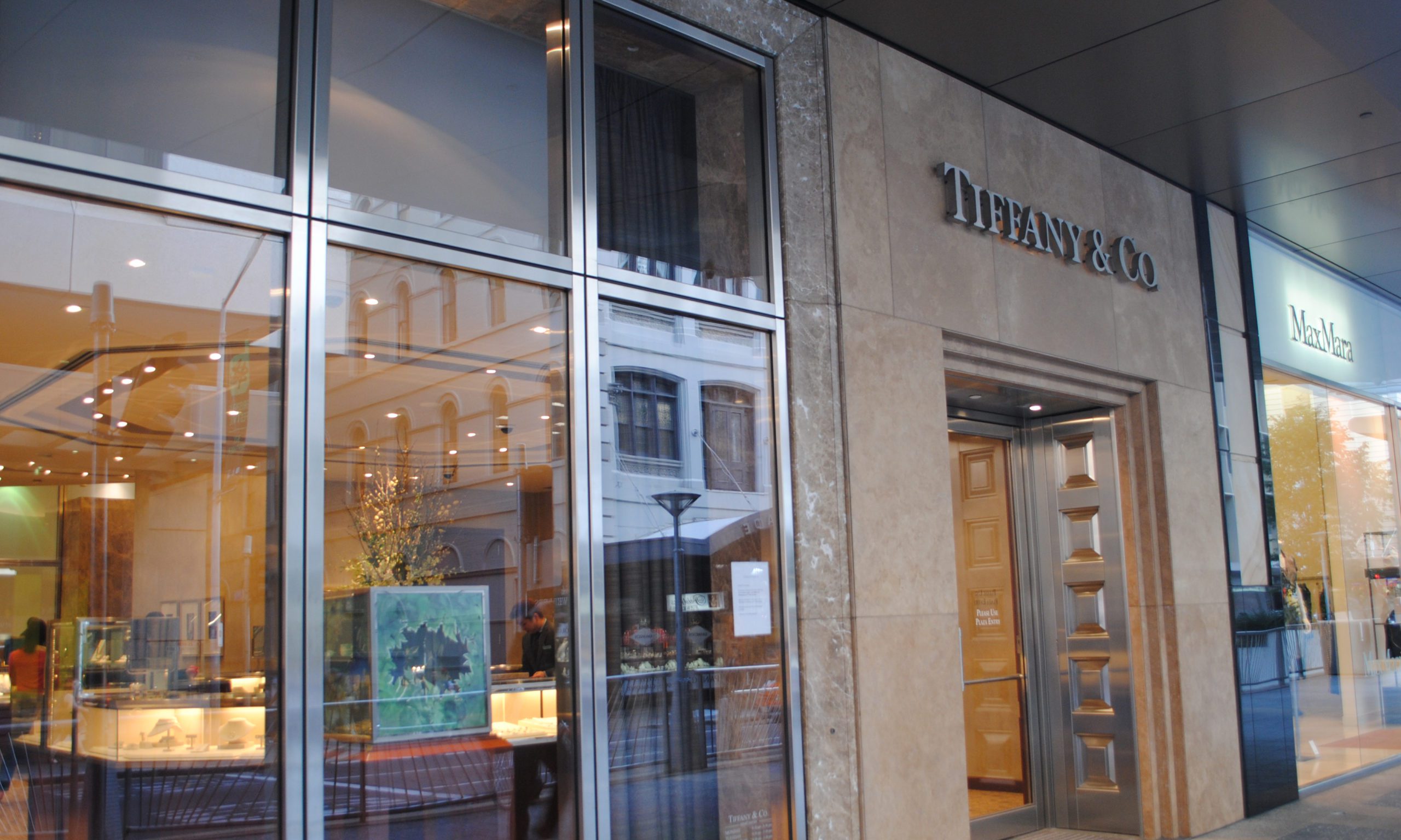 Tiffany & Co announces strong Q2 sales and profit growth
