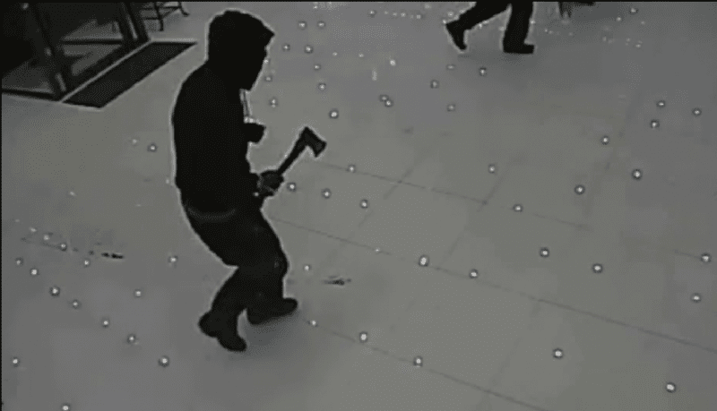 Thieves slip on jewellery store floor during raid