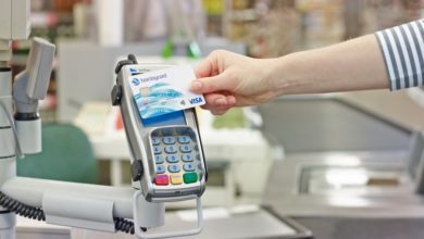 Christmas spending up 4% but high street slumps