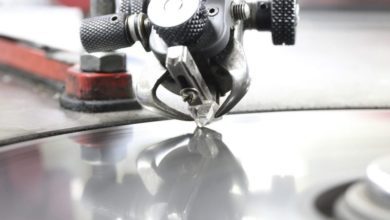 De Beers to close lab-grown diamond brand