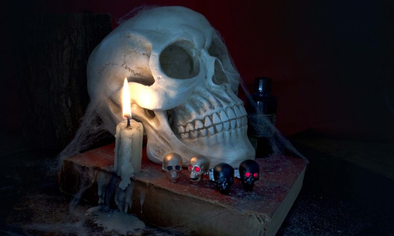 Deakin & Francis launches new LED skull cufflinks ahead of Halloween