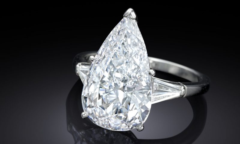 Jewellery from best-selling author Jackie Collins to go under the hammer