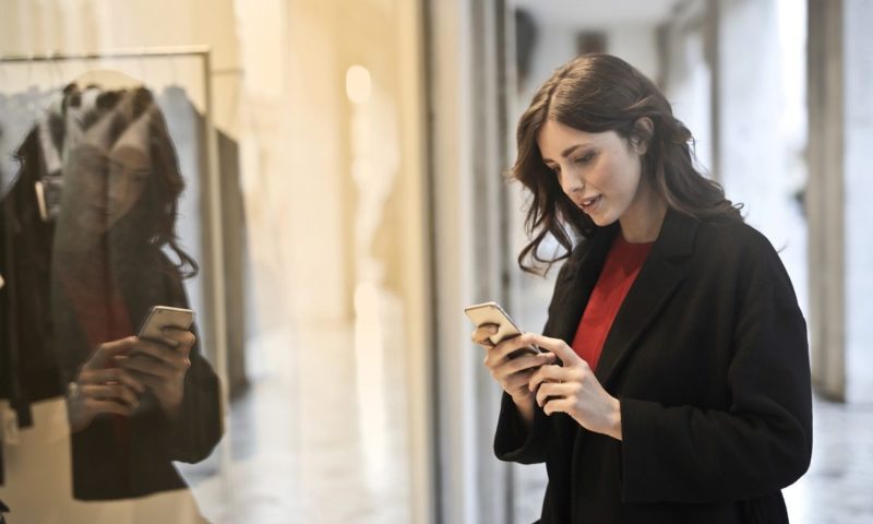 Retailers need to invest in visualisation technology to boost online sales