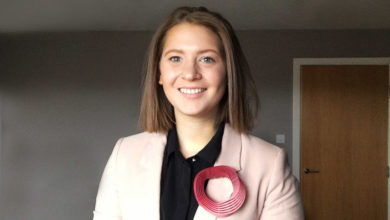 Scottish locals back petition to stop young jeweller being deported