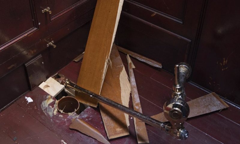 18ct golden toilet stolen from Blenheim Palace