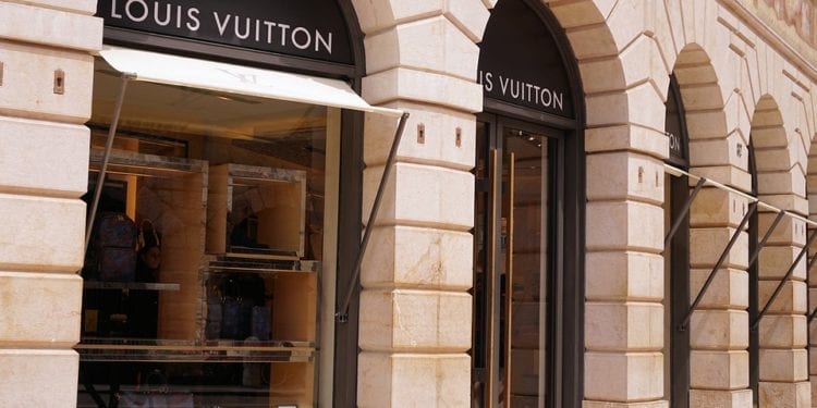 Louis Vuitton owner bids to take over Tiffany and Co | Post