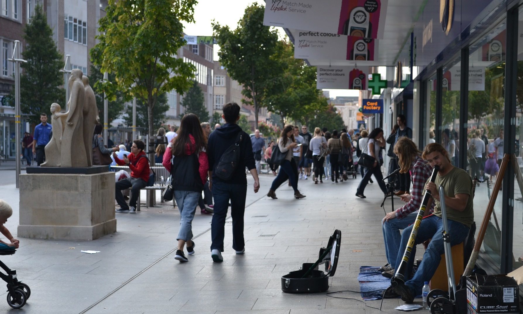 Usdaw urges retailers to maintain existing two-metre social distancing in stores