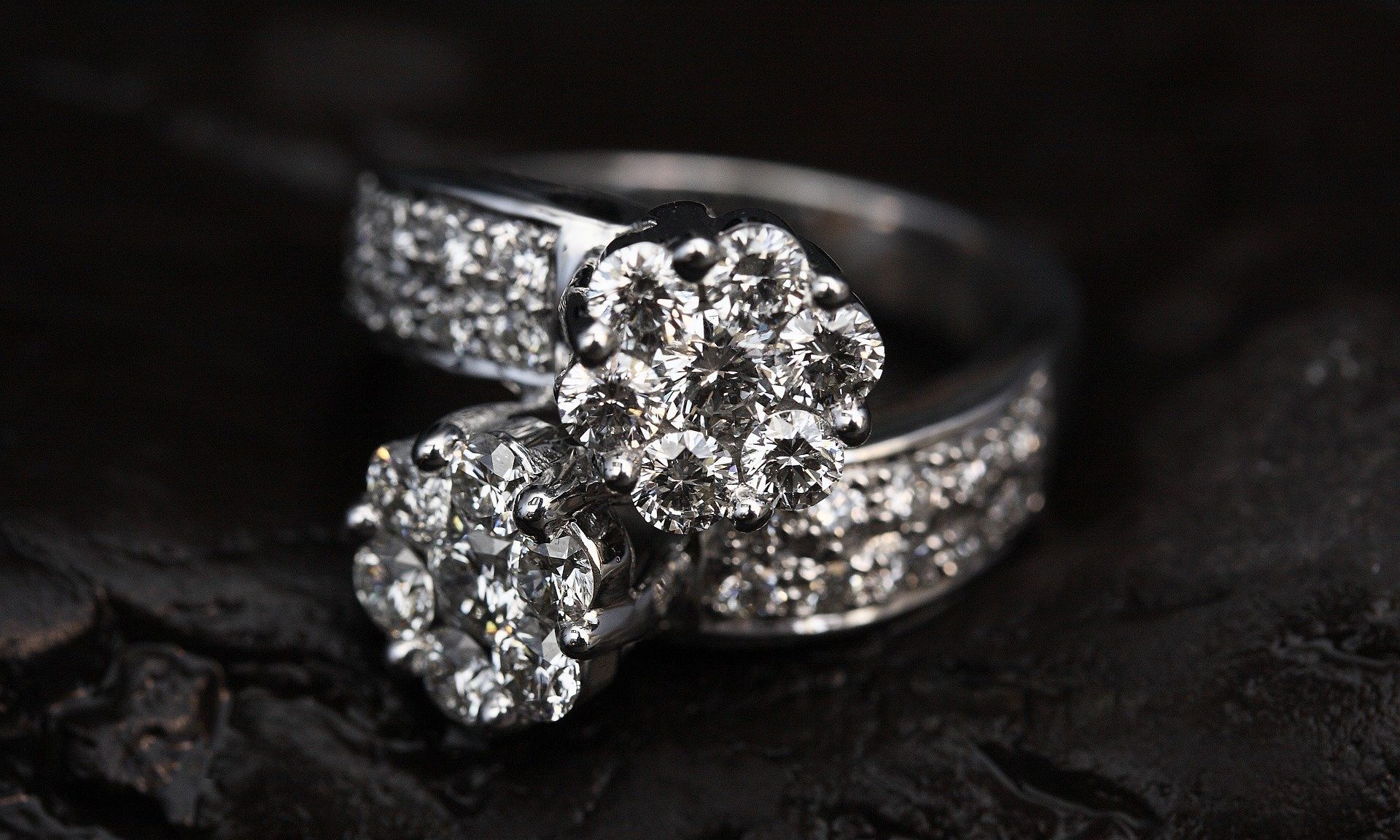 Simone Jewels to debut in HOL’s second virtual trunk show