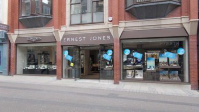 Signet to close 80 UK stores permanently