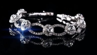 Diamond trading slows over Christmas