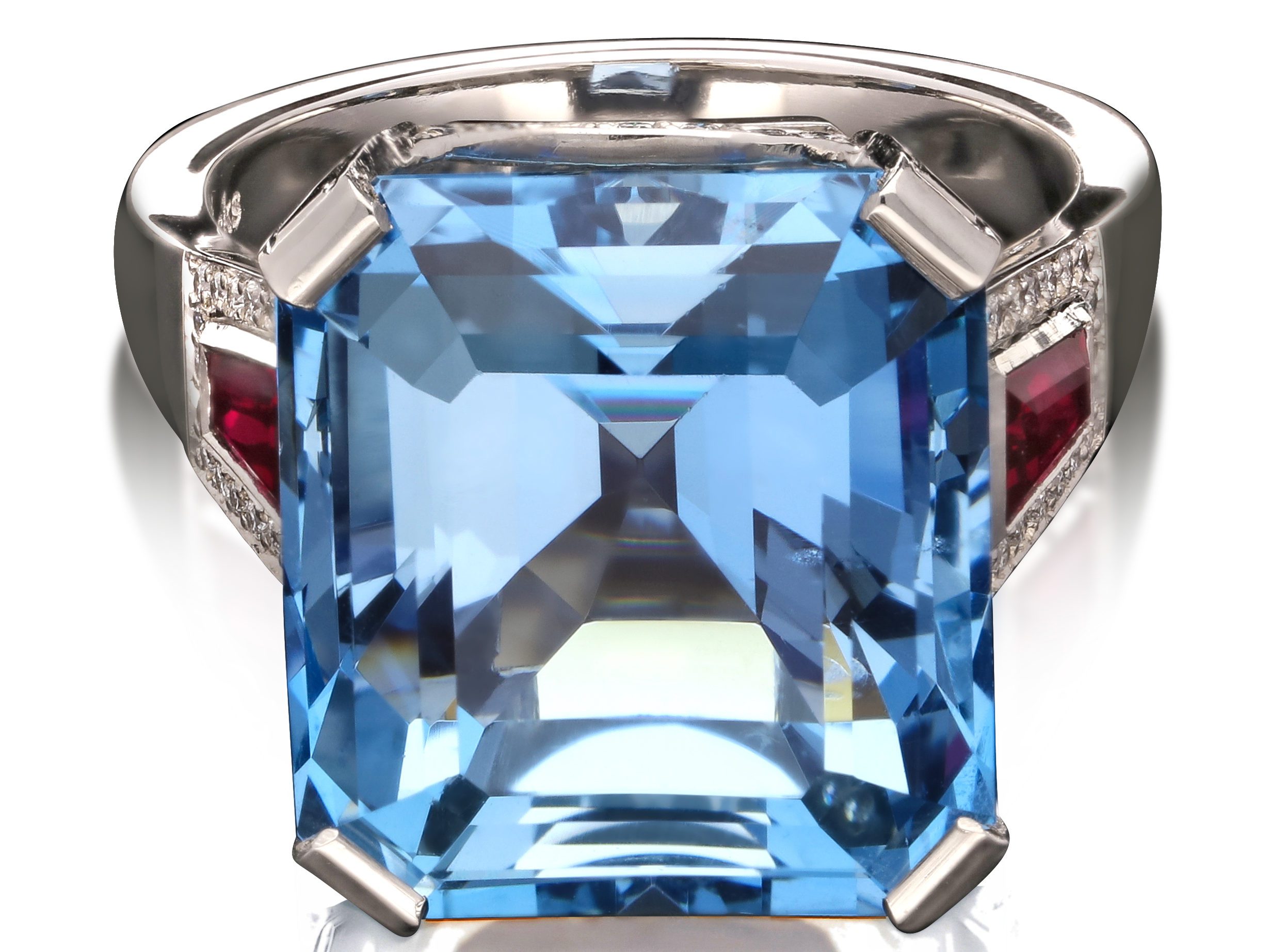 Hancocks names aquamarine ring as ‘Jewel of the Month’