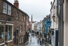 UK festive spending set to rise to £24.6bn, PwC survey finds