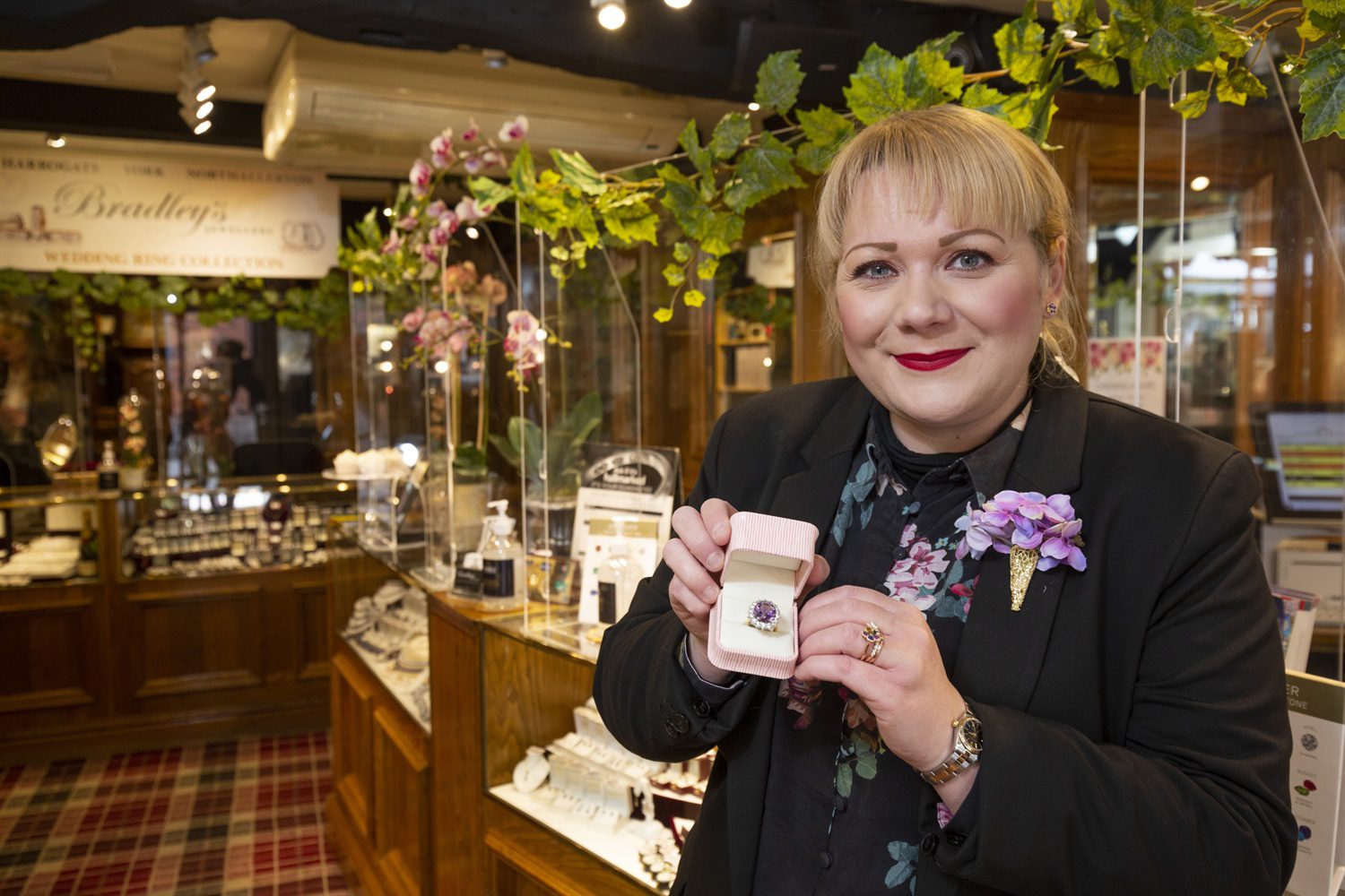 Bradley’s Jewellers launches York Daffodil collection