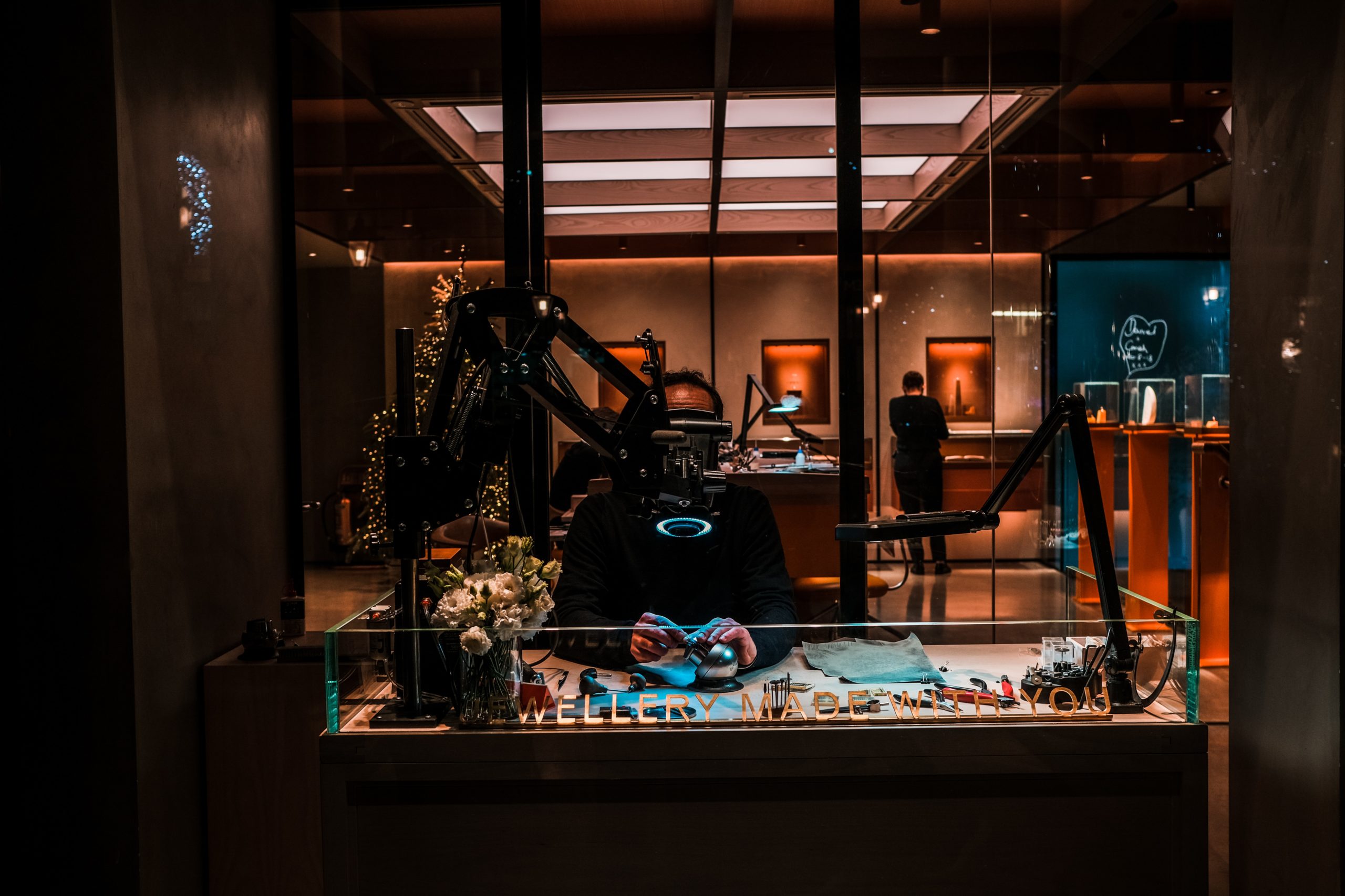 Royal Mint debuts into jewellery market with unisex collection