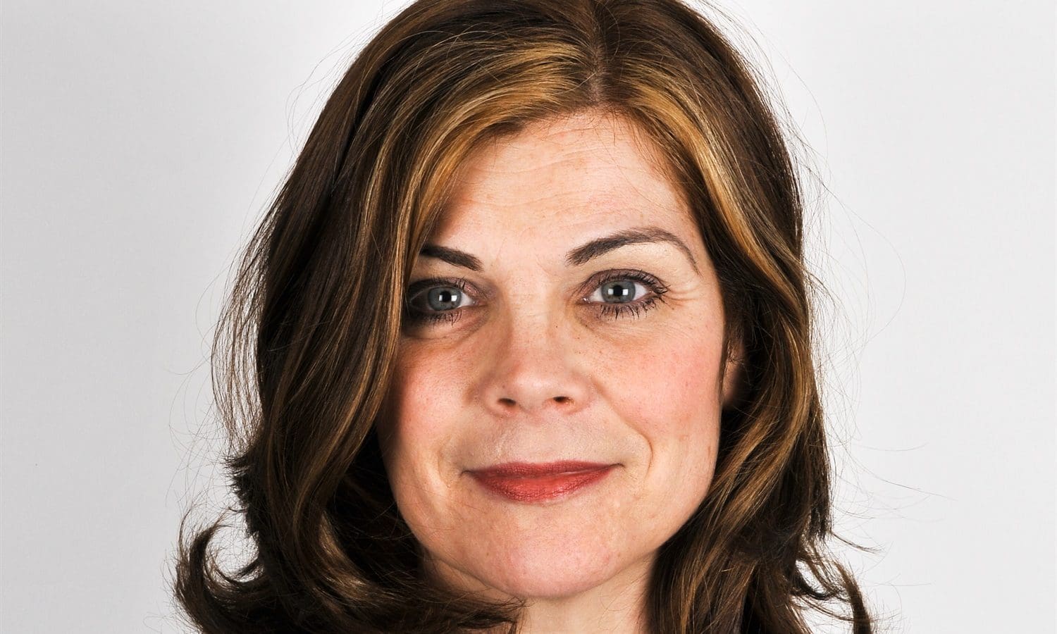 F.Hinds promotes jewellery buyer to board of directors