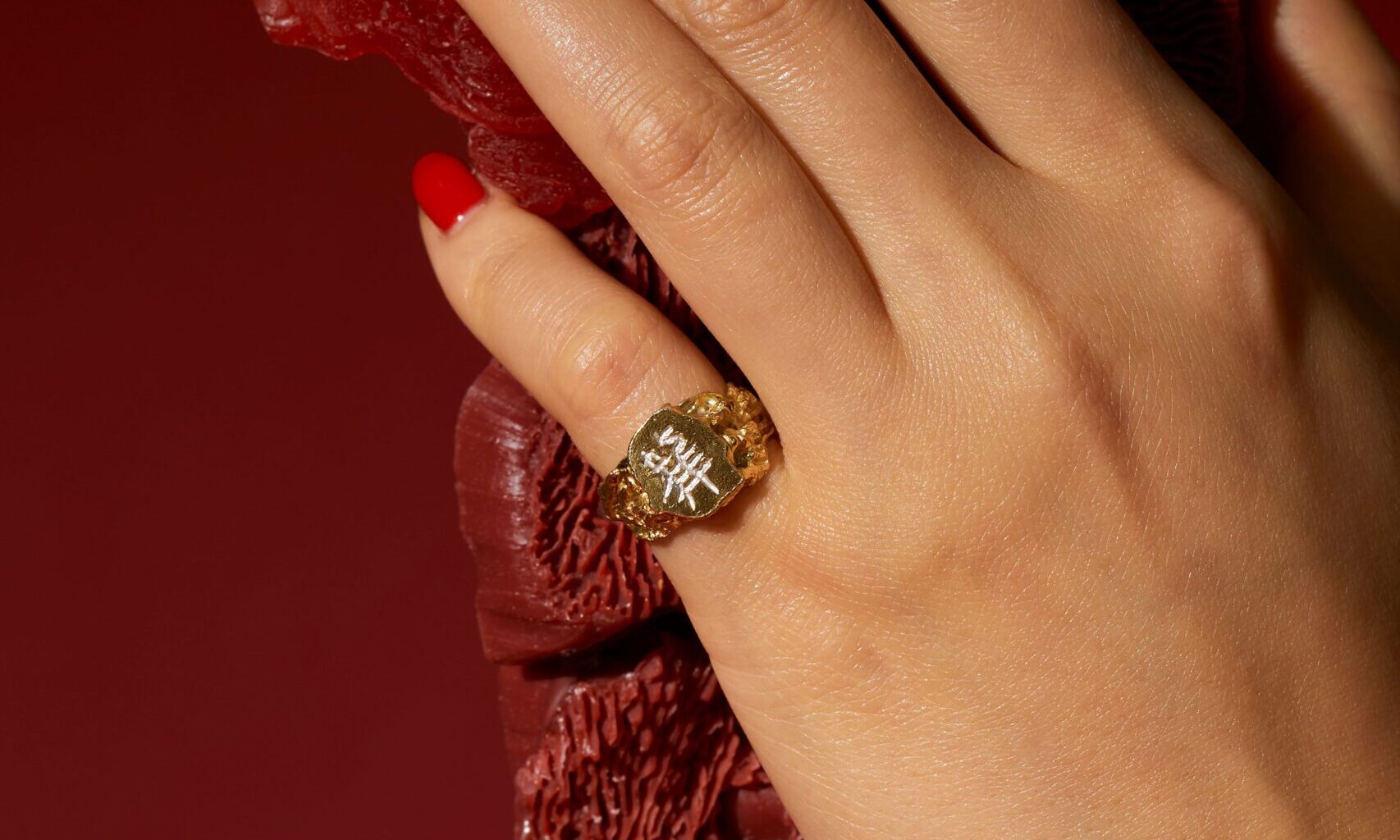Loveness Lee unveils Dragon Chinese Zodiac Ring
