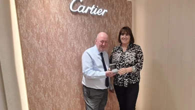 Berry’s Jewellers donates £4,000 earrings to hospice