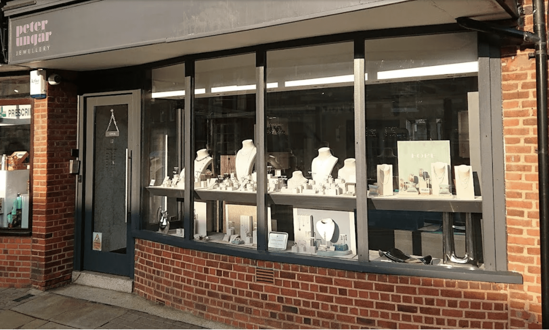 Ksenia Mirella partners with Peter Ungar Jewellery in Marlow