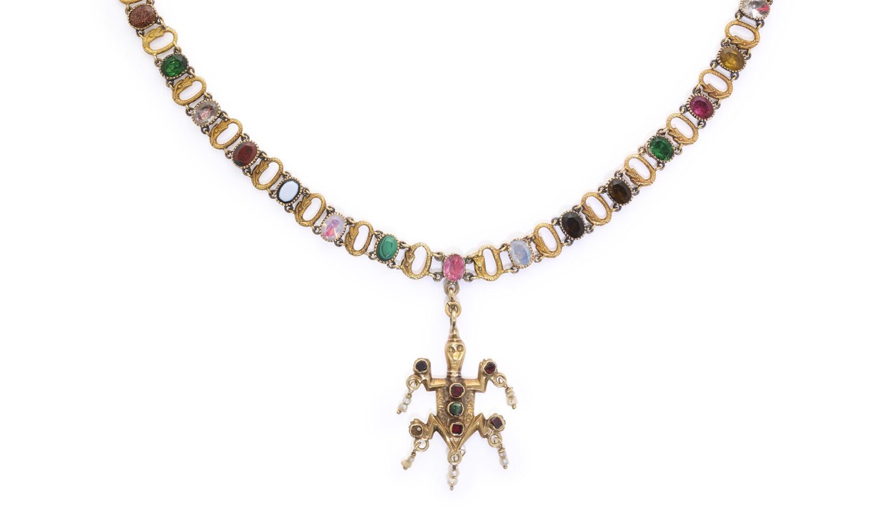 Pocahontas descendant’s historic necklace to go under the hammer